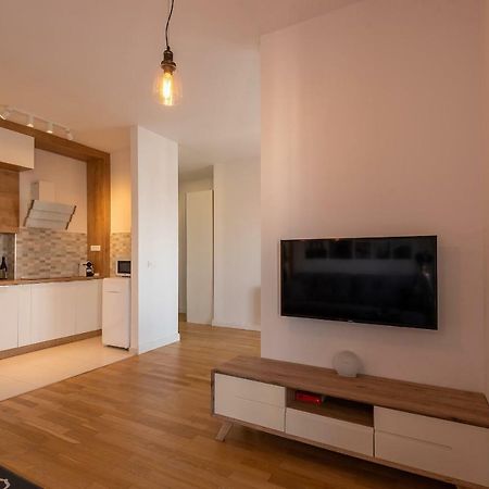 Central Apartment Bucarest Esterno foto