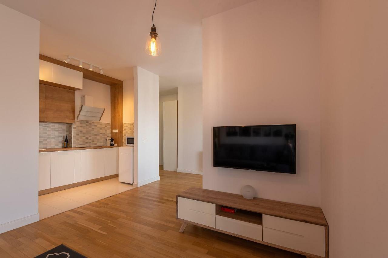 Central Apartment Bucarest Esterno foto
