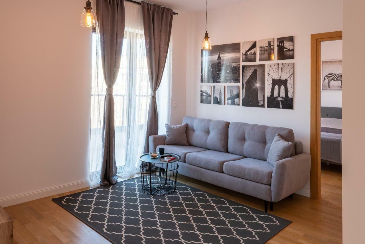 Central Apartment Bucarest Esterno foto