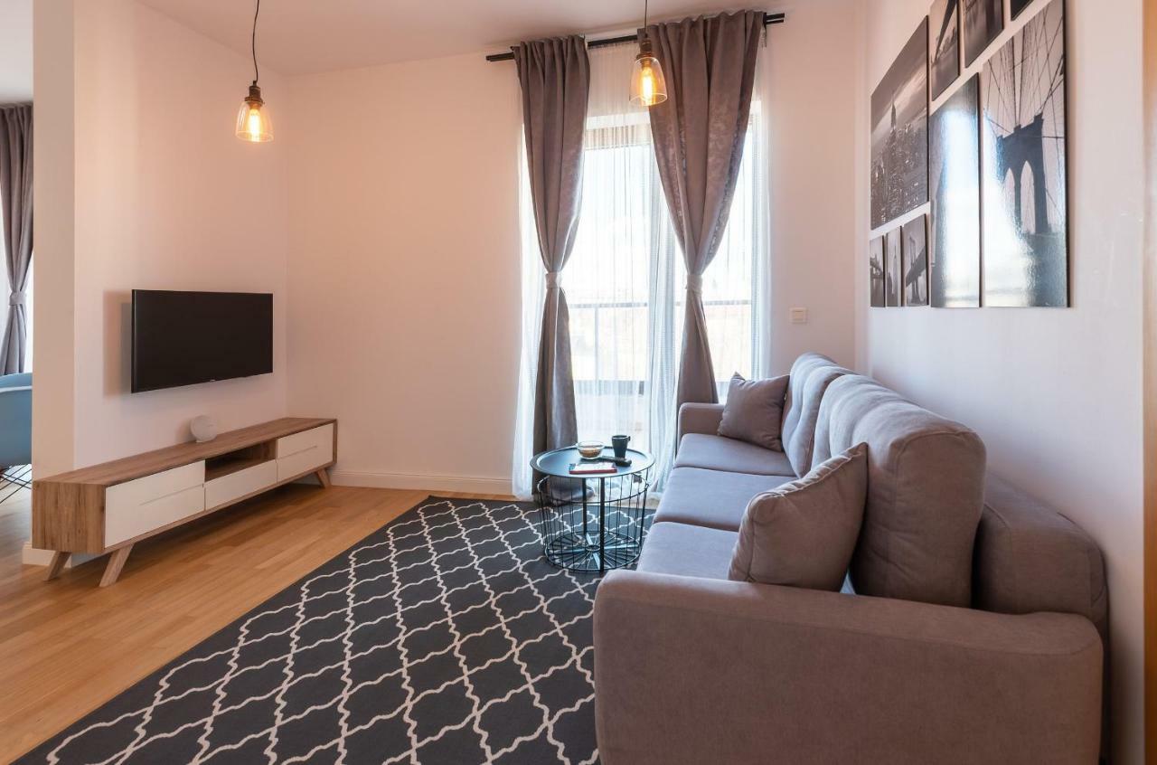 Central Apartment Bucarest Esterno foto